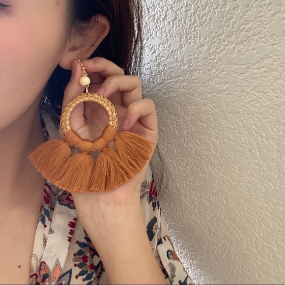 Wicker Rattan Tassels Woven Earrings - Picture 5 of 5